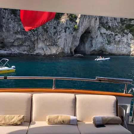 Luxury Boat Botel *