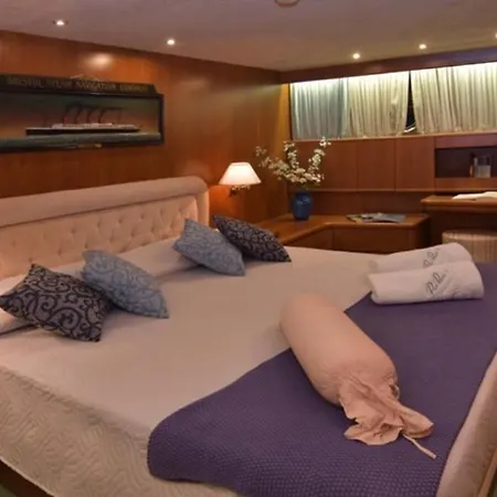 Botel Luxury Boat *