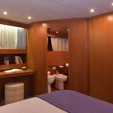 Luxury Boat Cetara