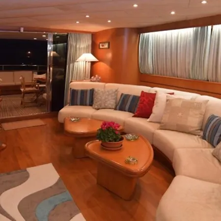 Luxury Boat Botel